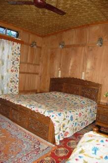 High Land Queen Houseboat, Srinagar 2
